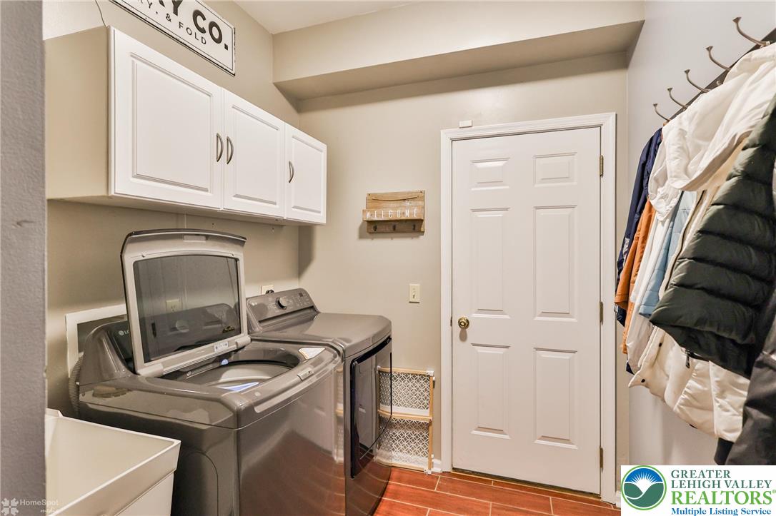 1360 Hennaberry Lane