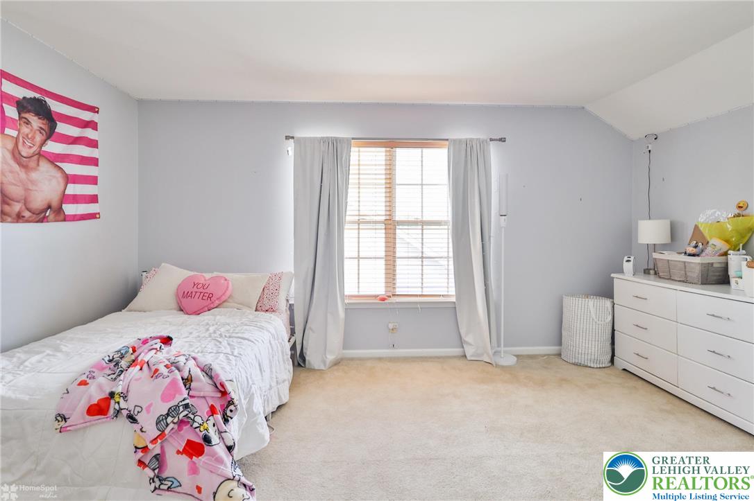 1360 Hennaberry Lane