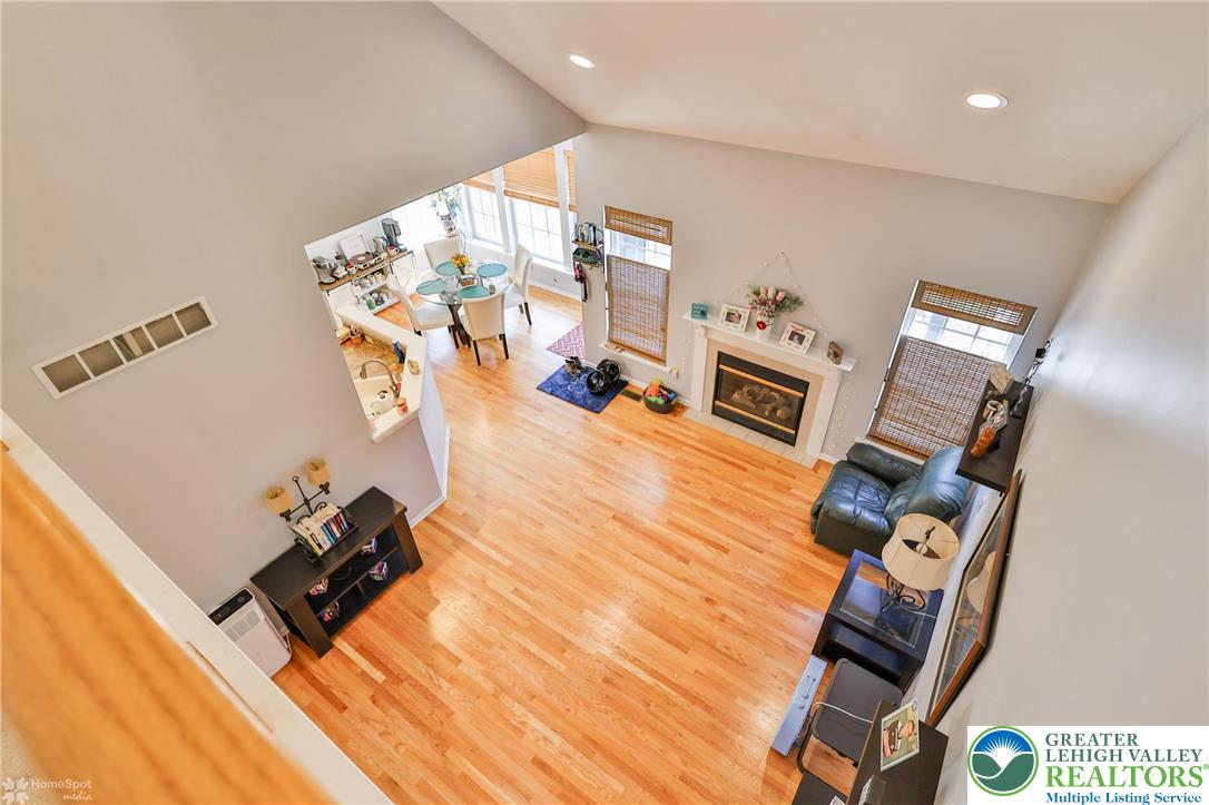 1360 Hennaberry Lane