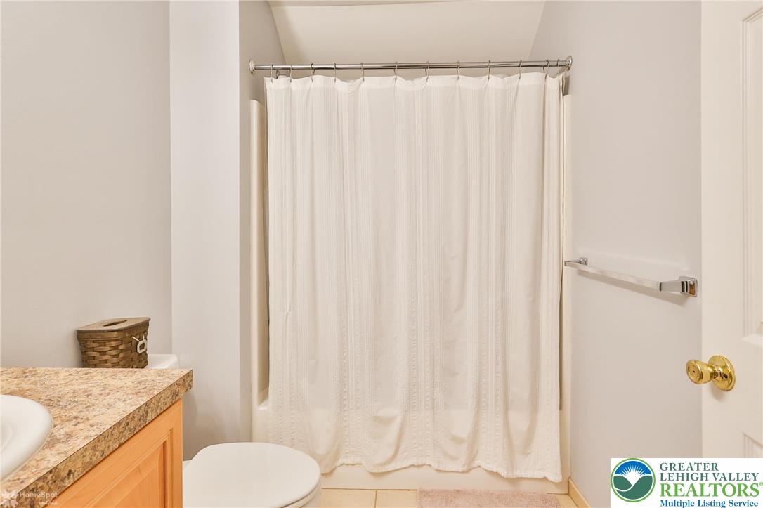 1360 Hennaberry Lane