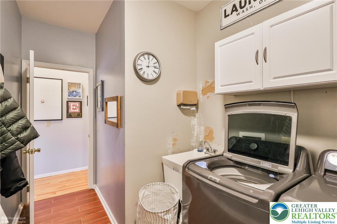 1360 Hennaberry Lane