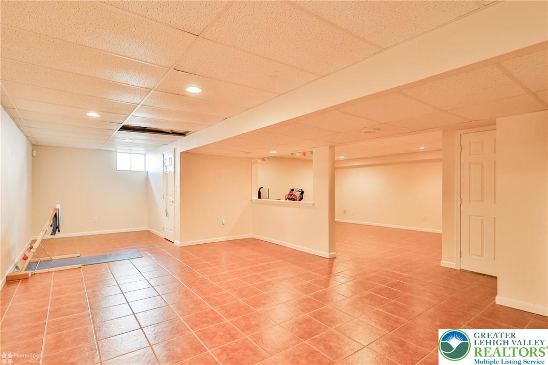 1360 Hennaberry Lane