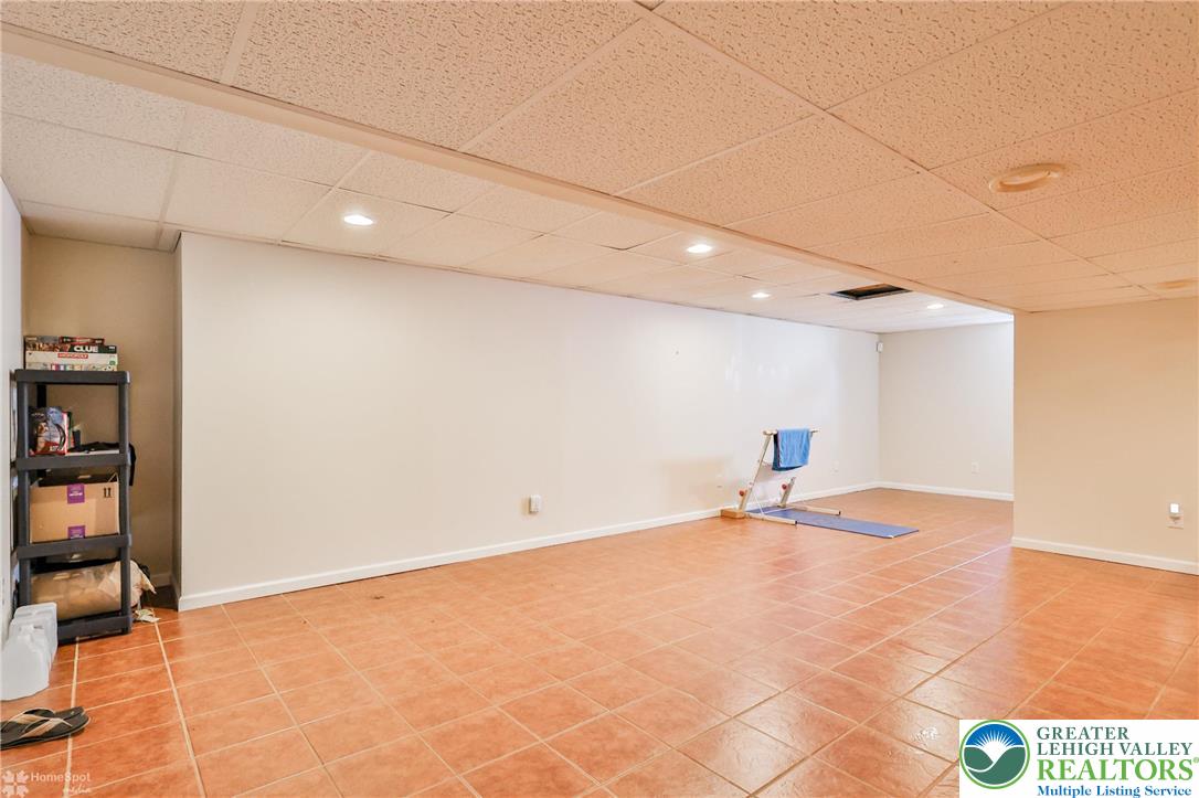 1360 Hennaberry Lane