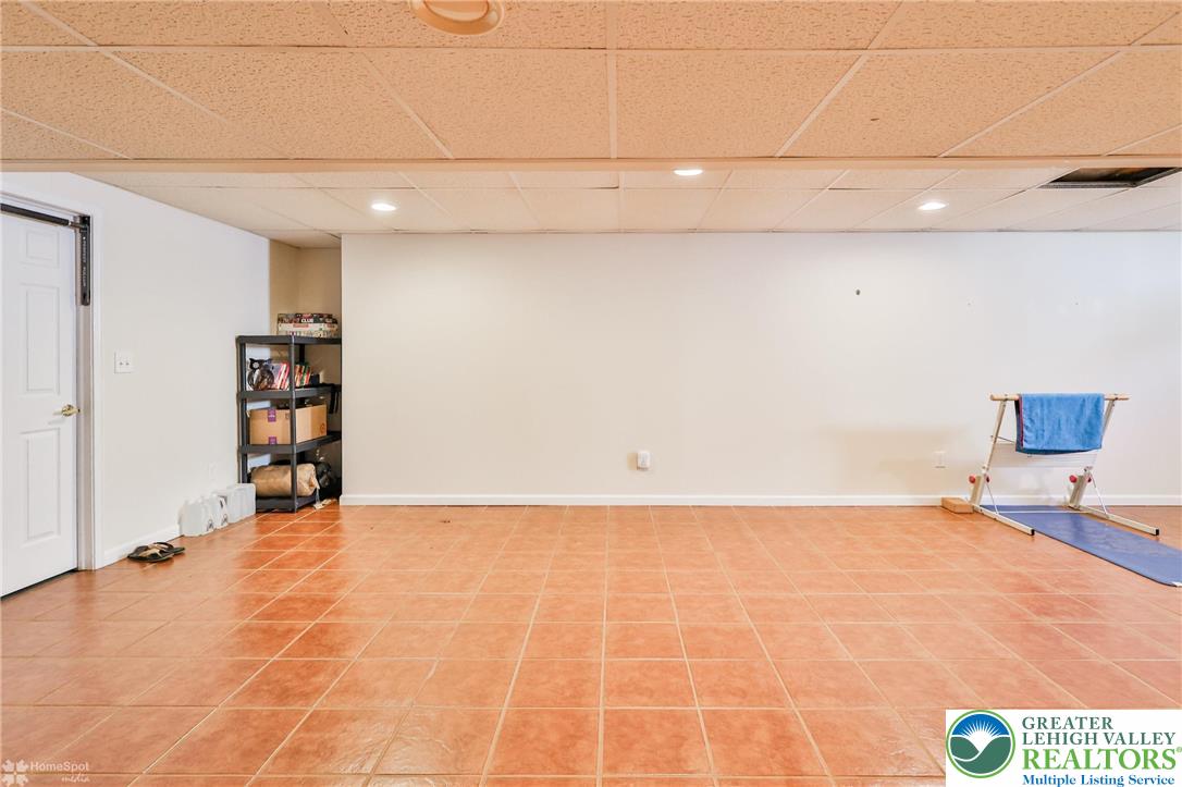 1360 Hennaberry Lane