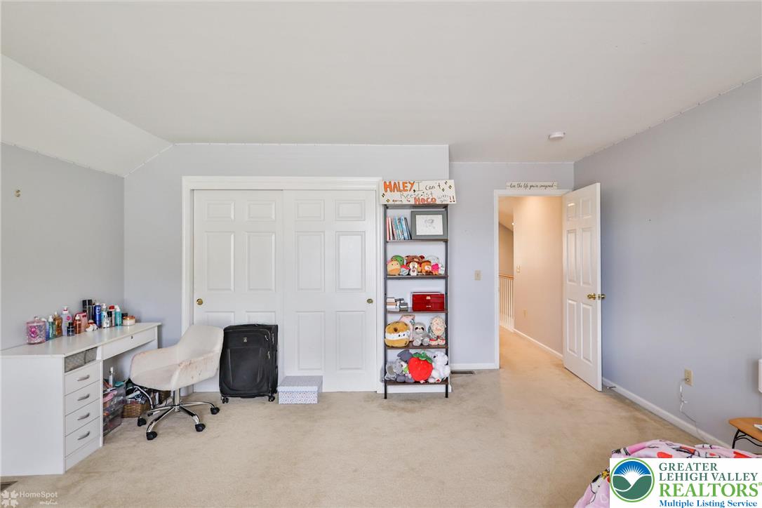 1360 Hennaberry Lane