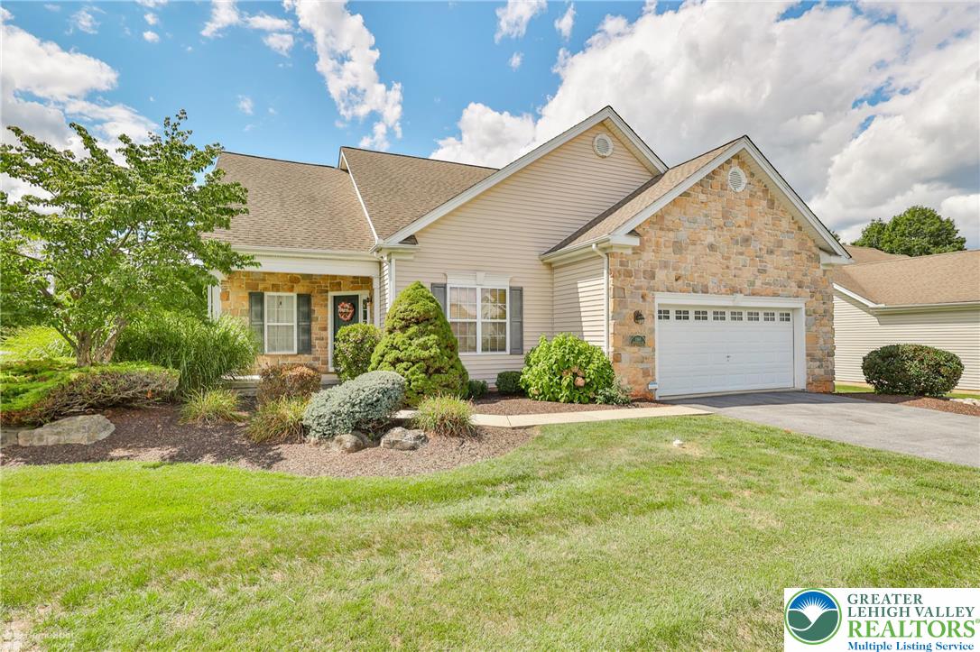 1360 Hennaberry Lane