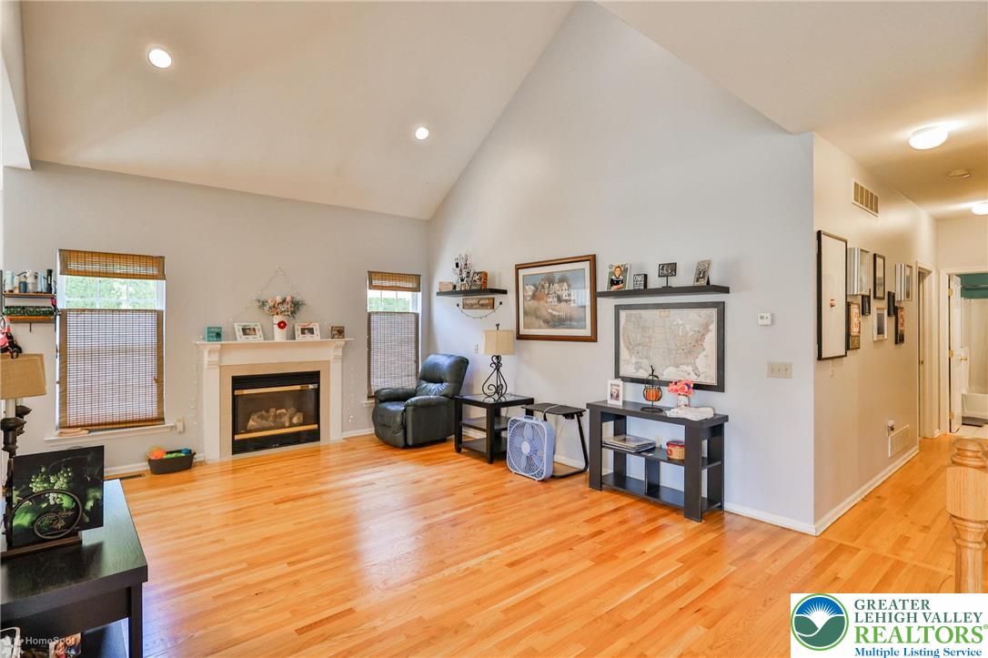 1360 Hennaberry Lane