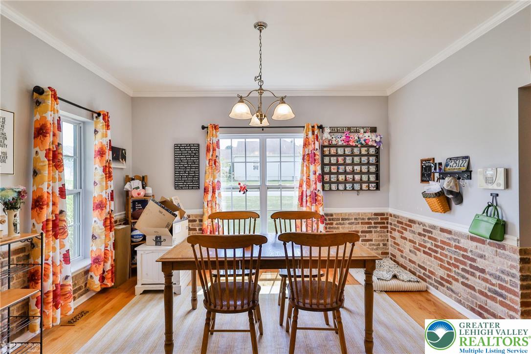 1360 Hennaberry Lane