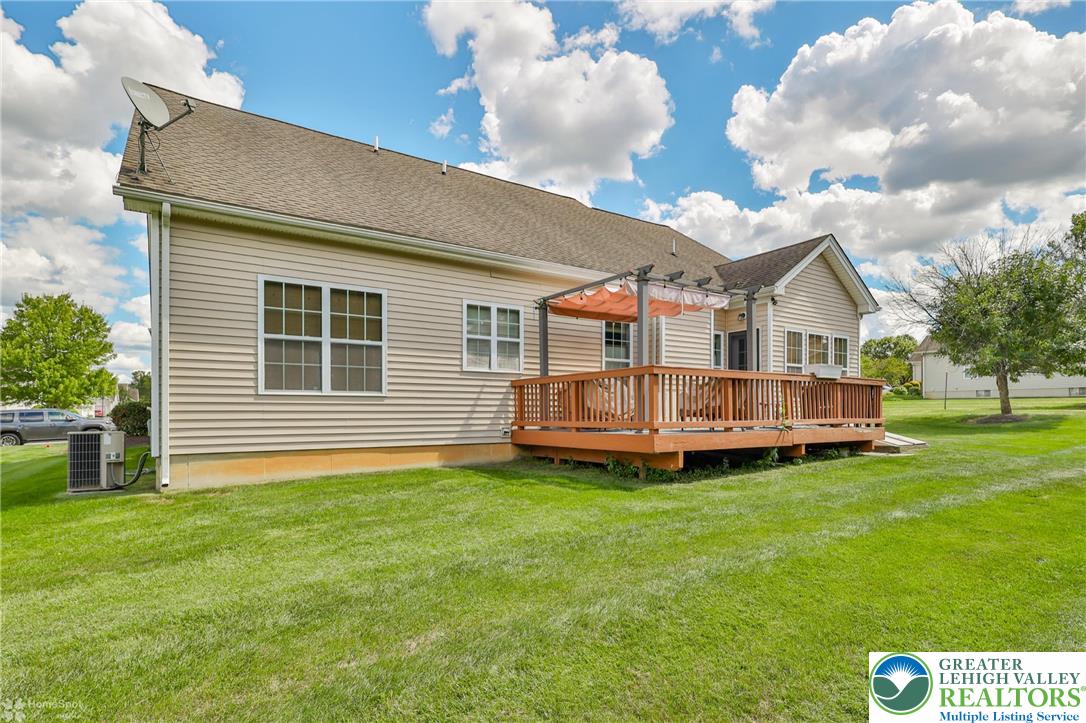 1360 Hennaberry Lane