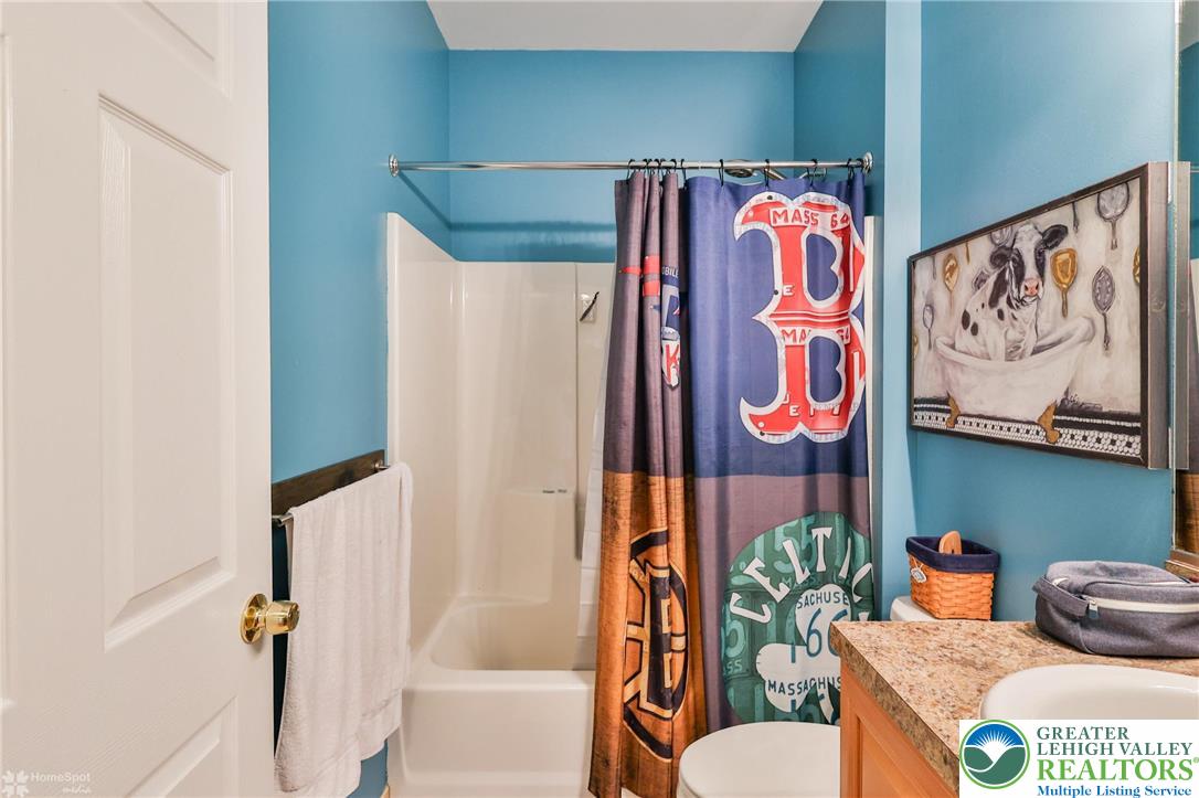 1360 Hennaberry Lane