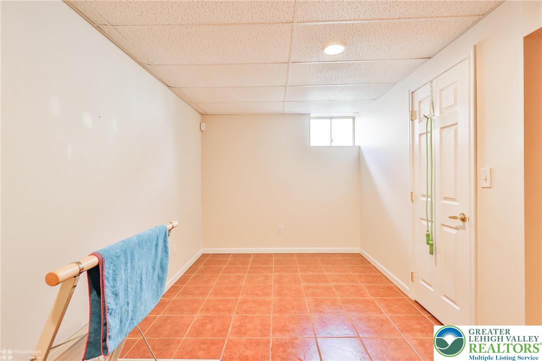 1360 Hennaberry Lane