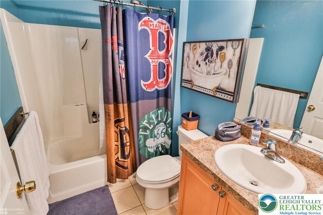 1360 Hennaberry Lane