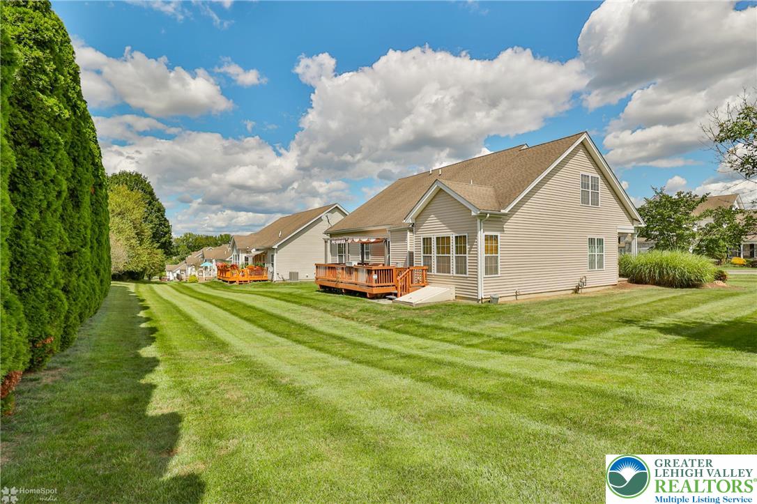 1360 Hennaberry Lane