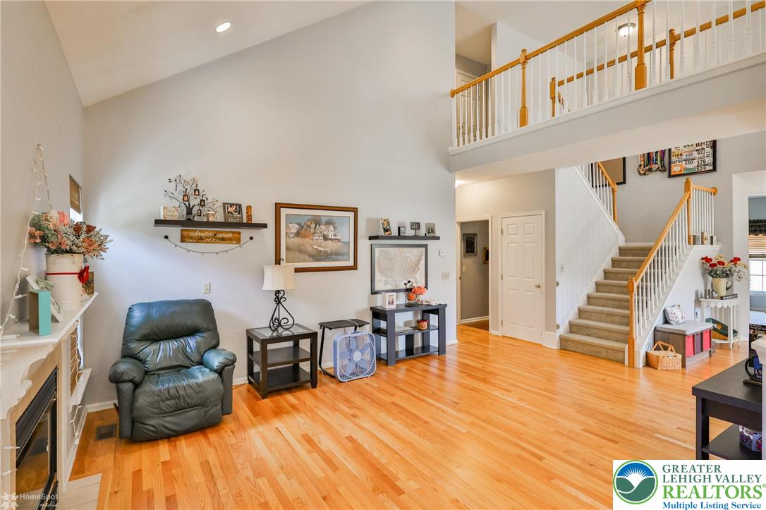 1360 Hennaberry Lane