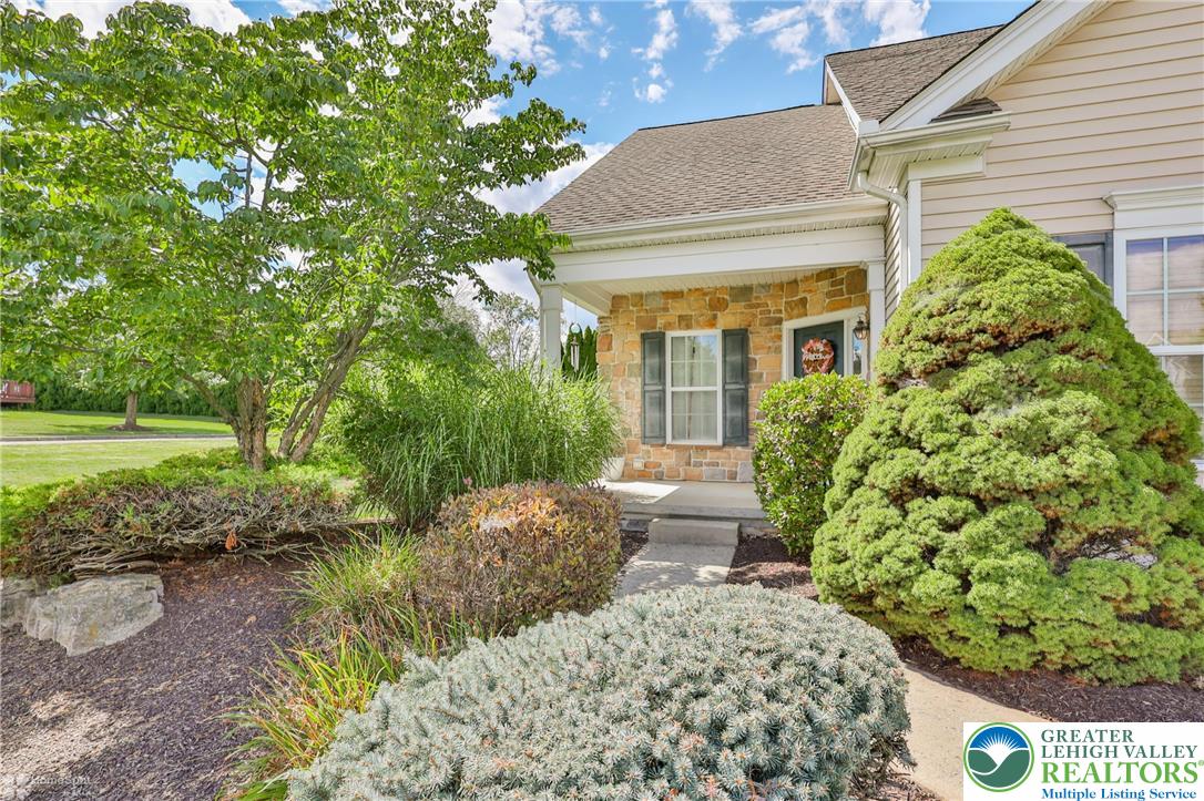 1360 Hennaberry Lane