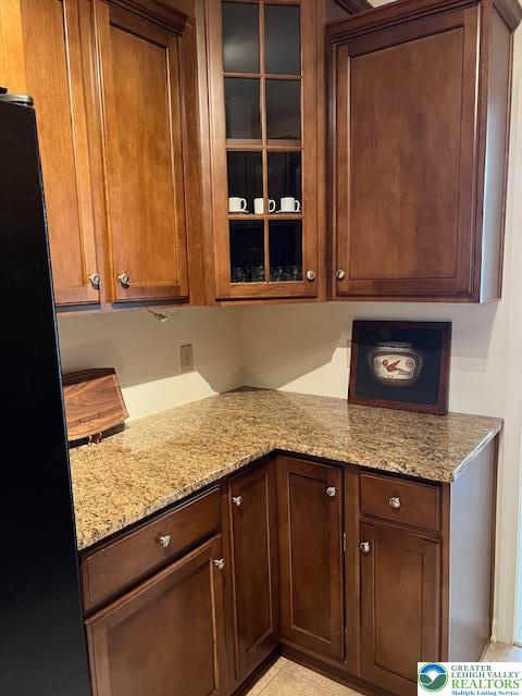 40 Hillside Court South