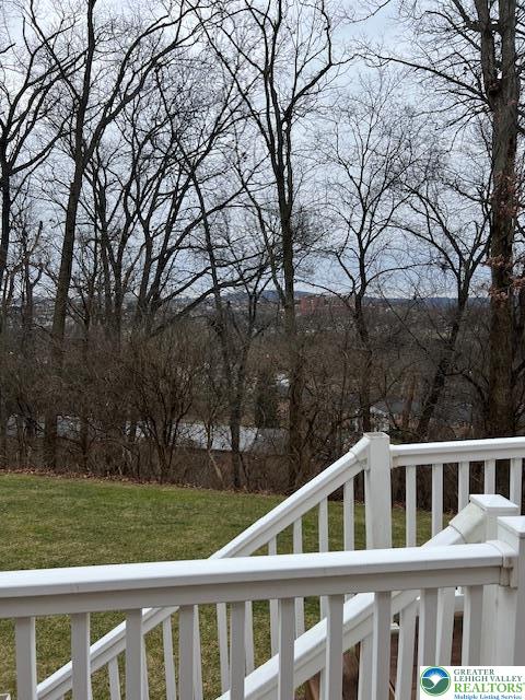 40 Hillside Court South