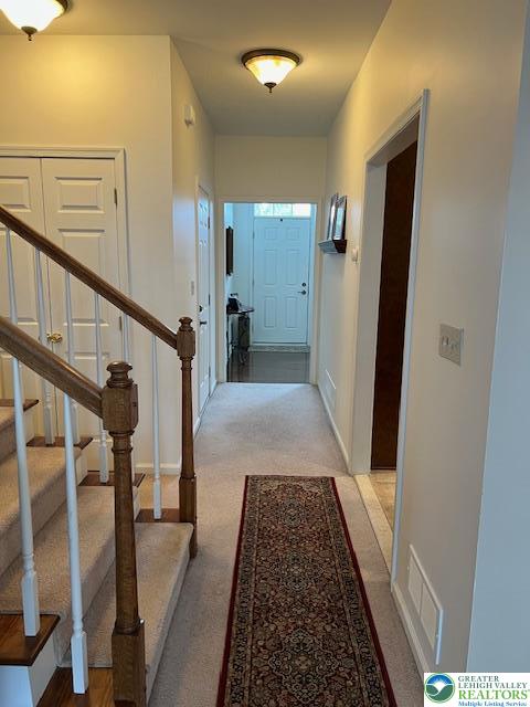 40 Hillside Court South