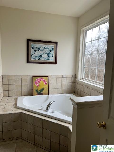 40 Hillside Court South