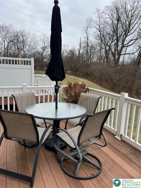 40 Hillside Court South