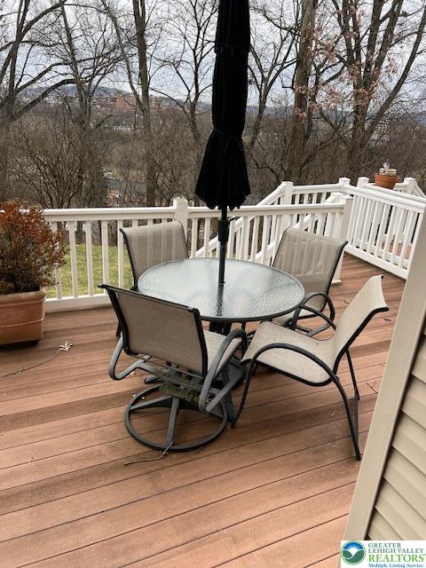 40 Hillside Court South