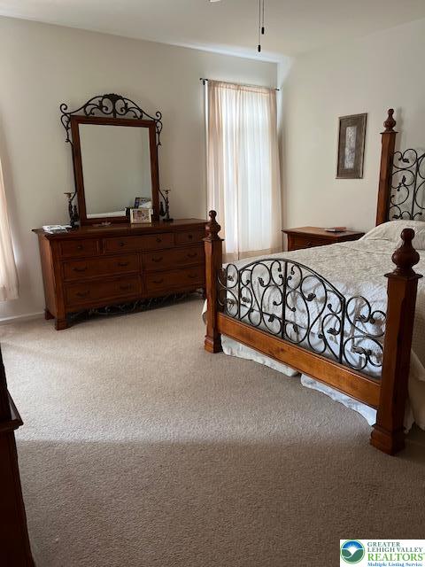 40 Hillside Court South