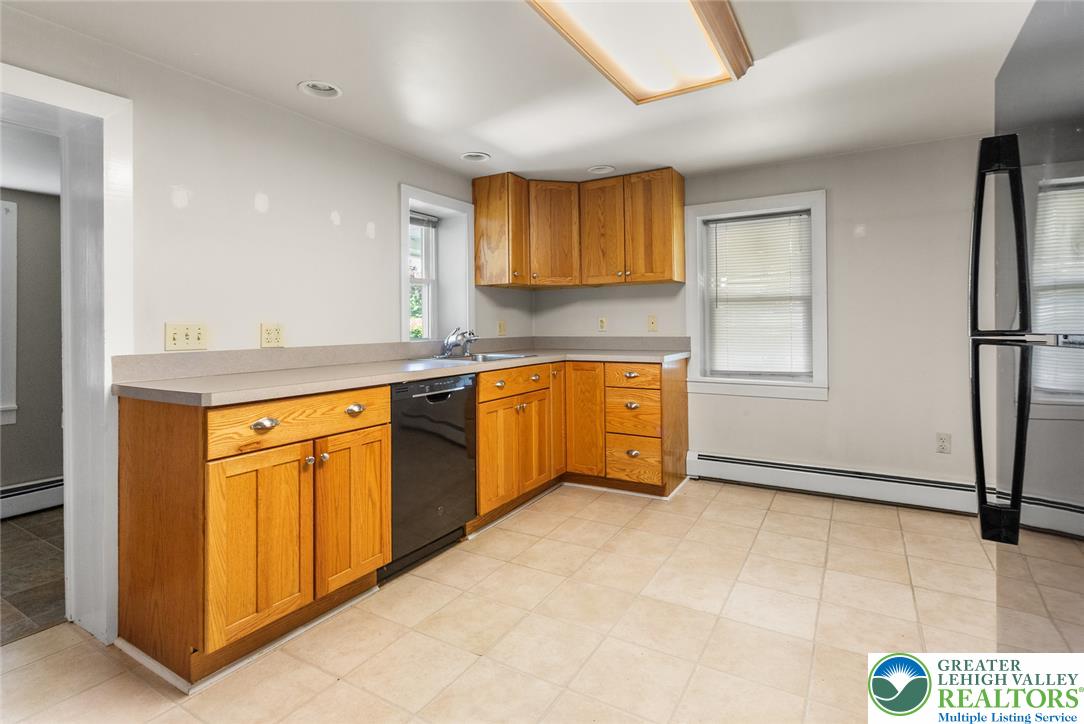 6255 Sullivan Trail
