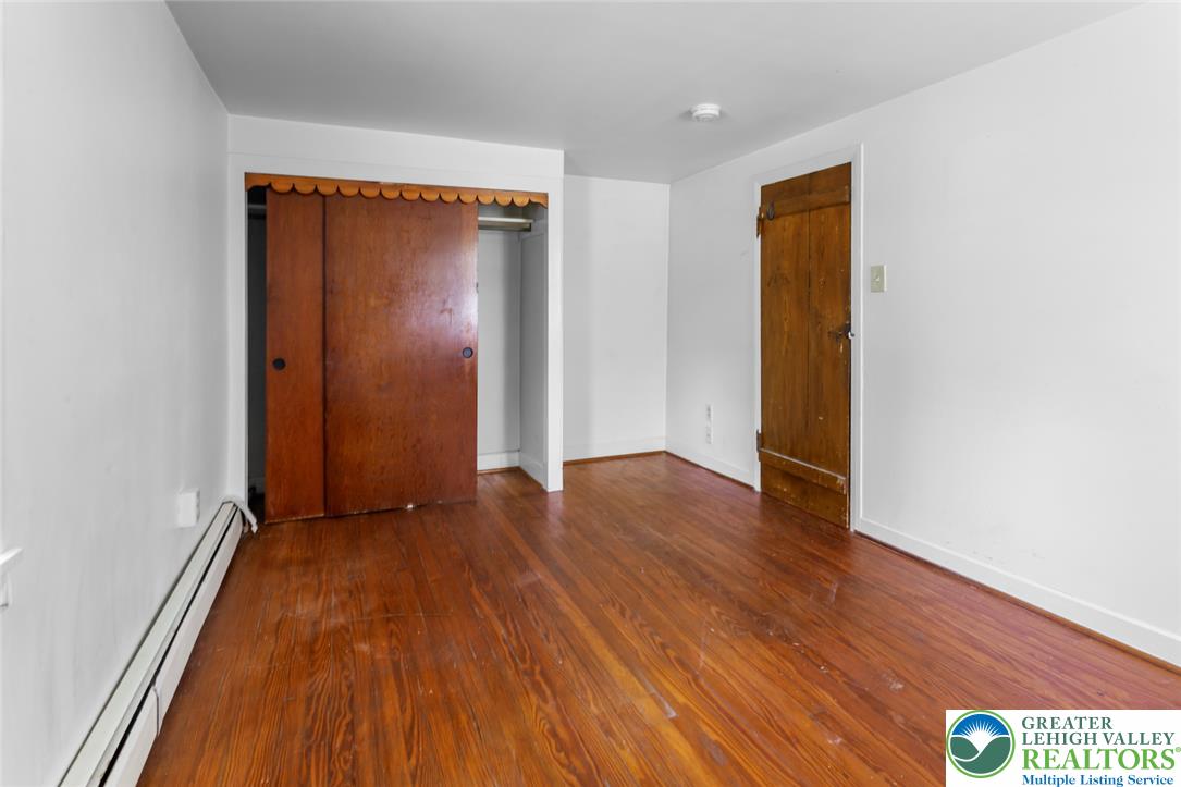 6255 Sullivan Trail