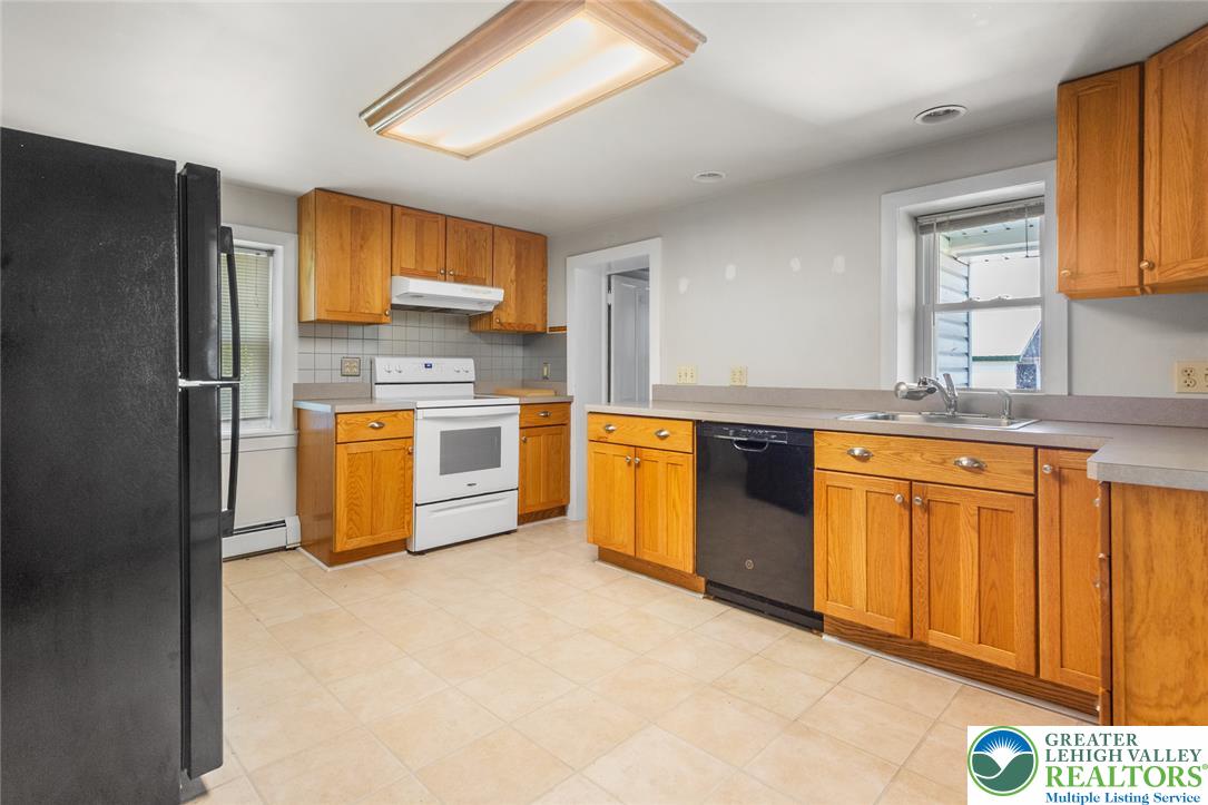 6255 Sullivan Trail