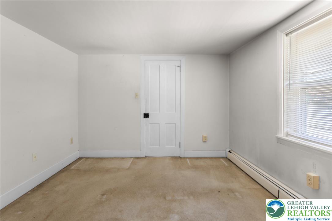 6255 Sullivan Trail