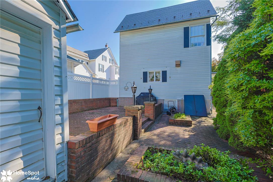 107 North Robinson Avenue