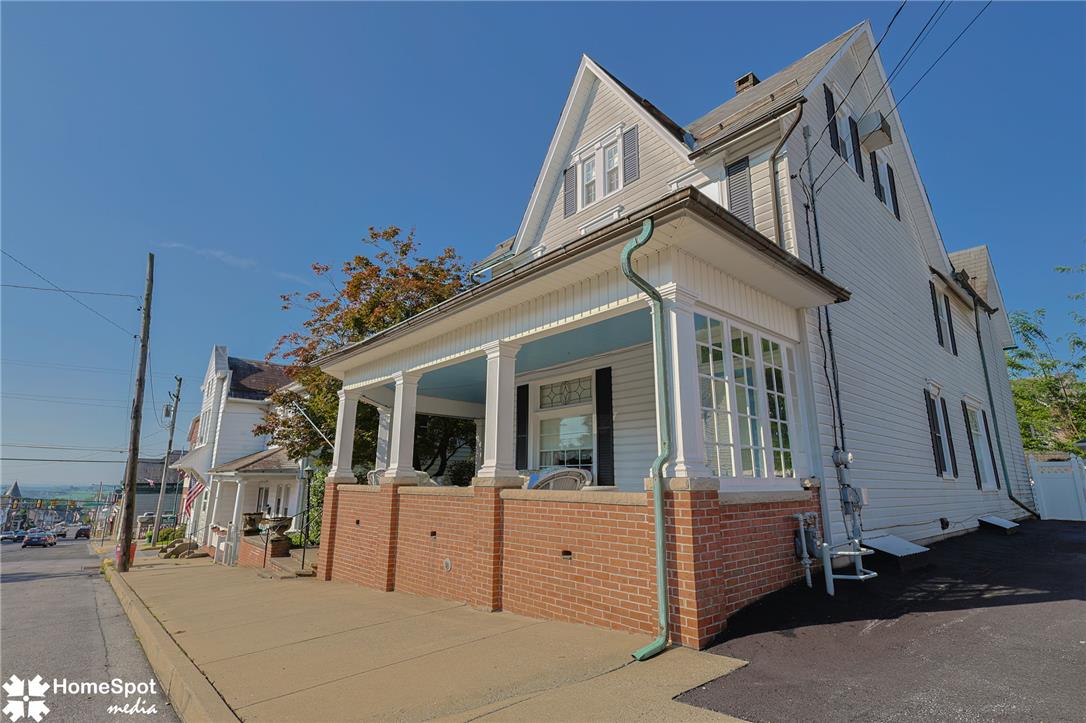 107 North Robinson Avenue