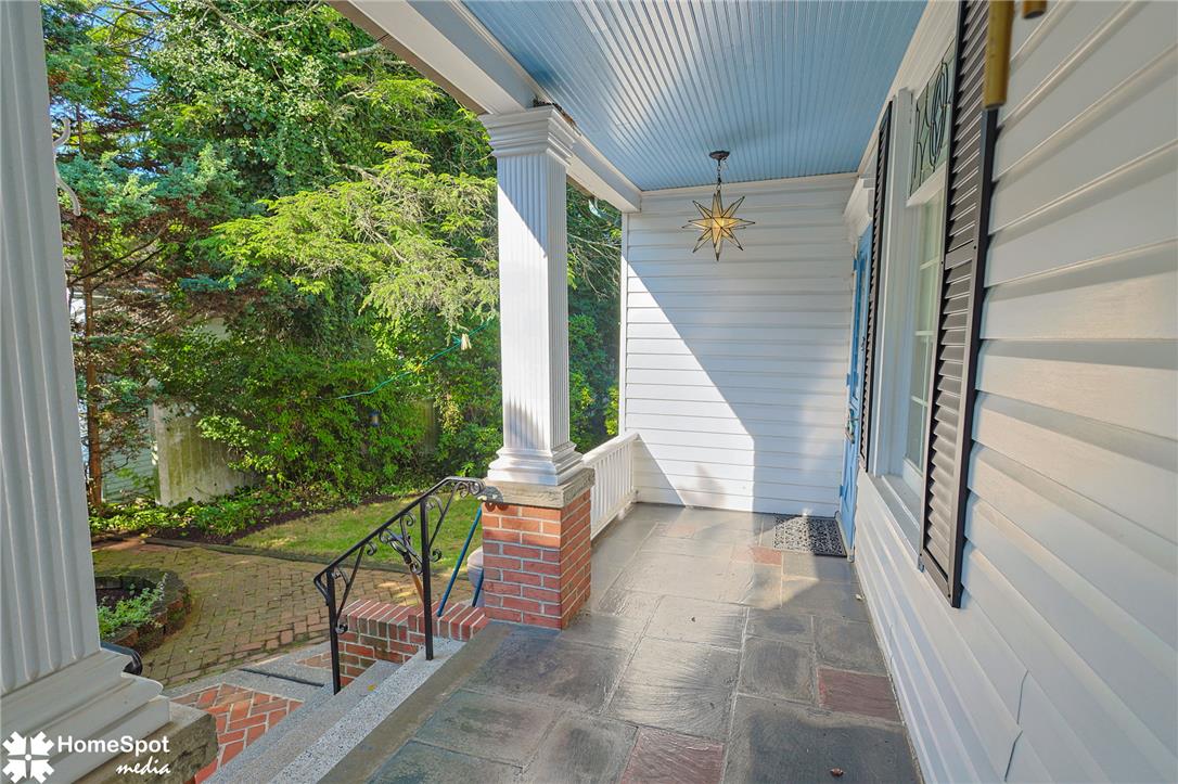 107 North Robinson Avenue