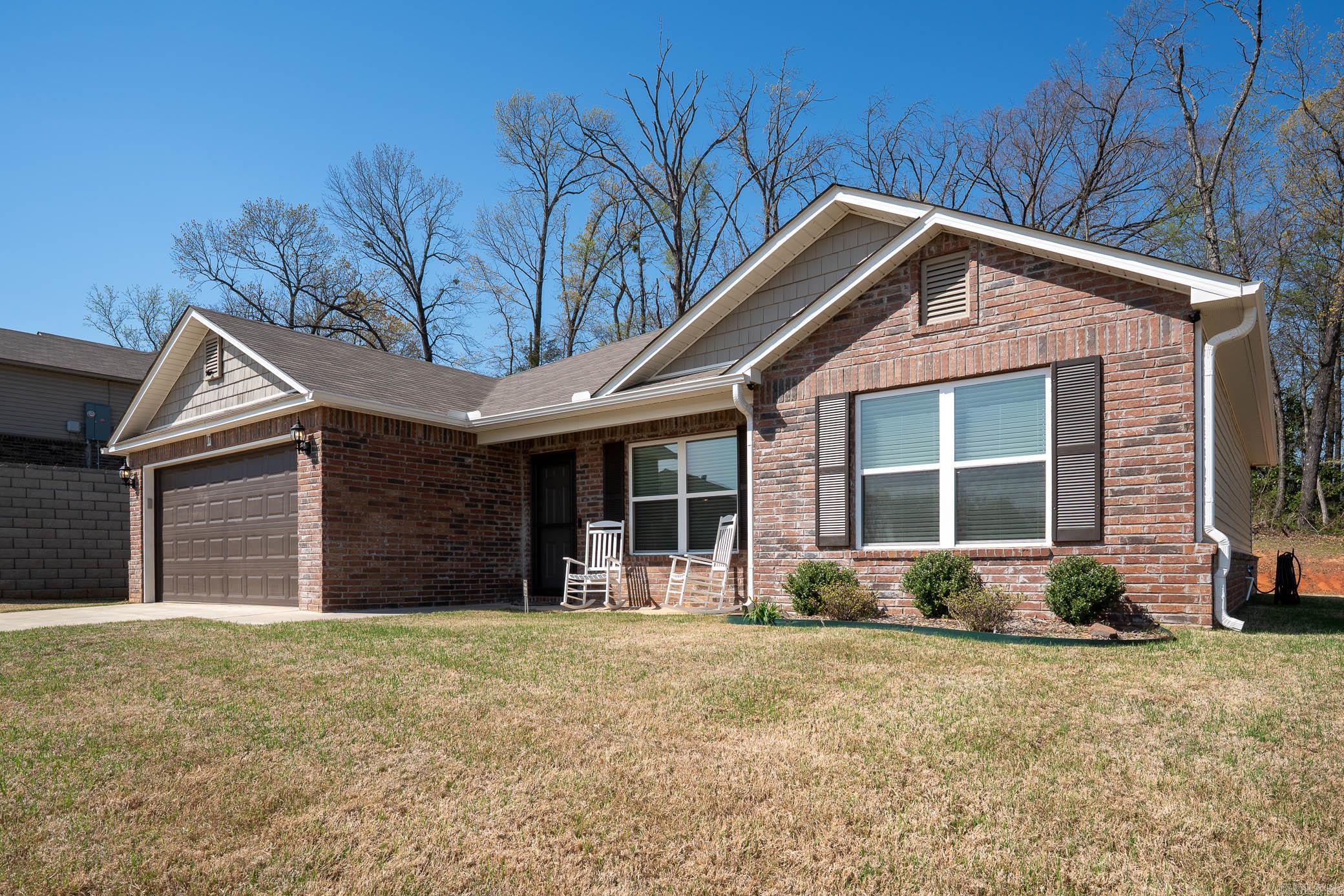 17 Erwin Drive