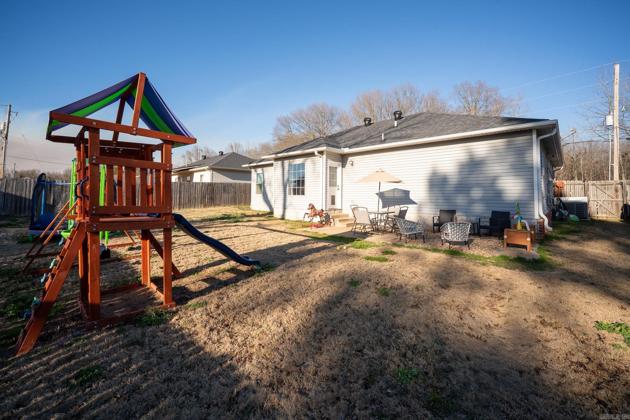 405 W Valentine Road