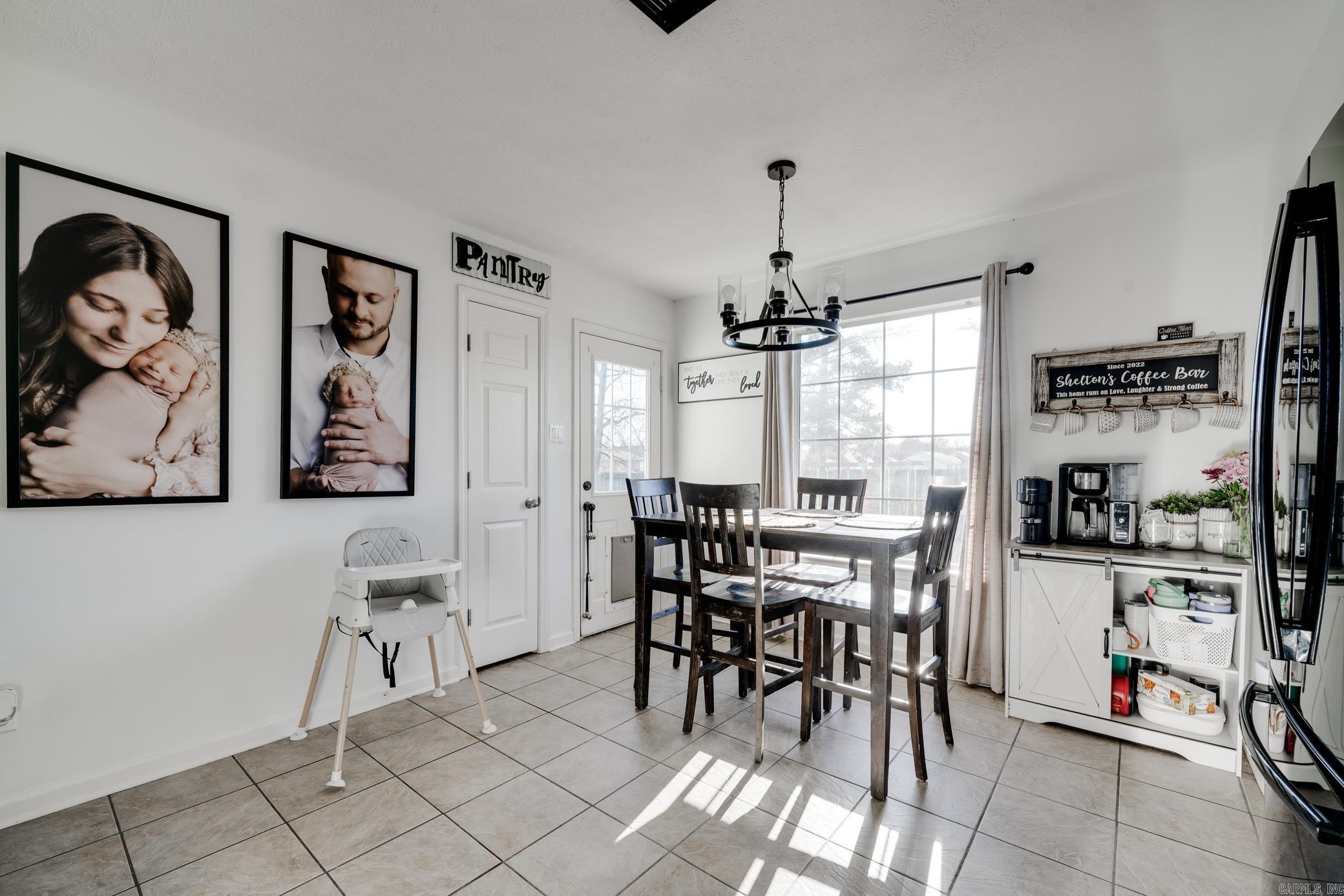 405 W Valentine Road