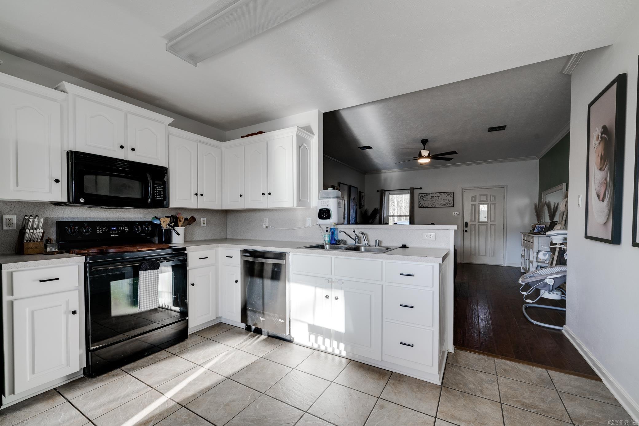 405 W Valentine Road