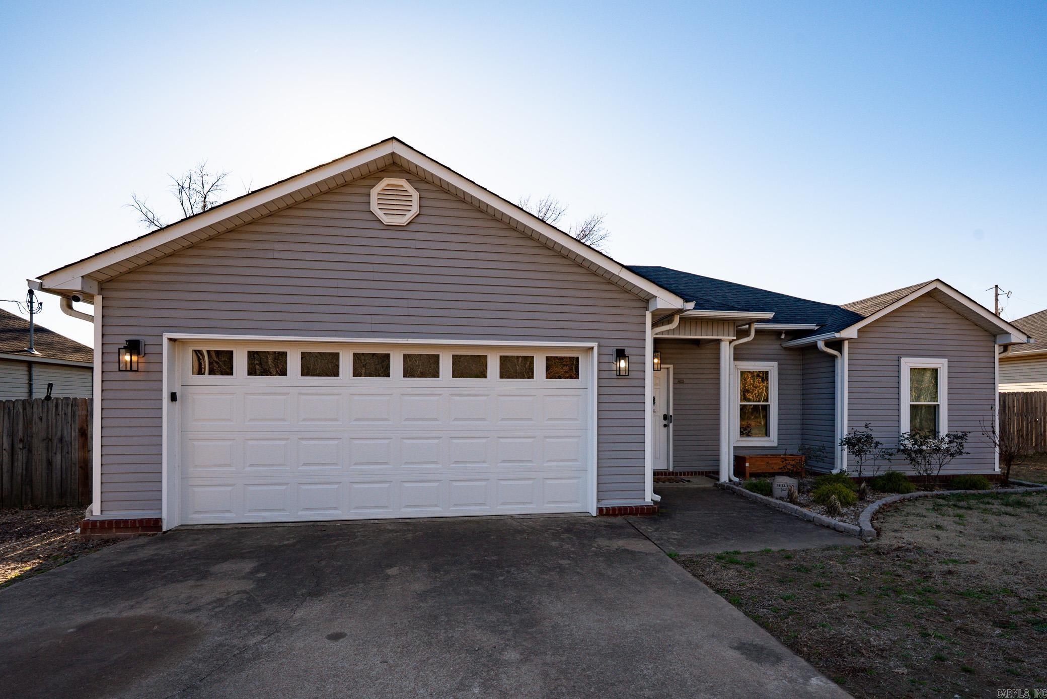 405 W Valentine Road