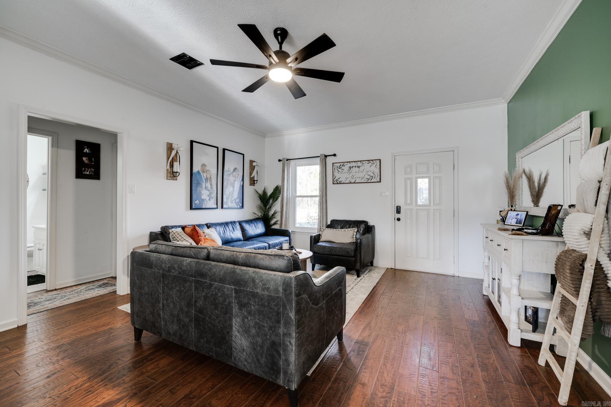 405 W Valentine Road