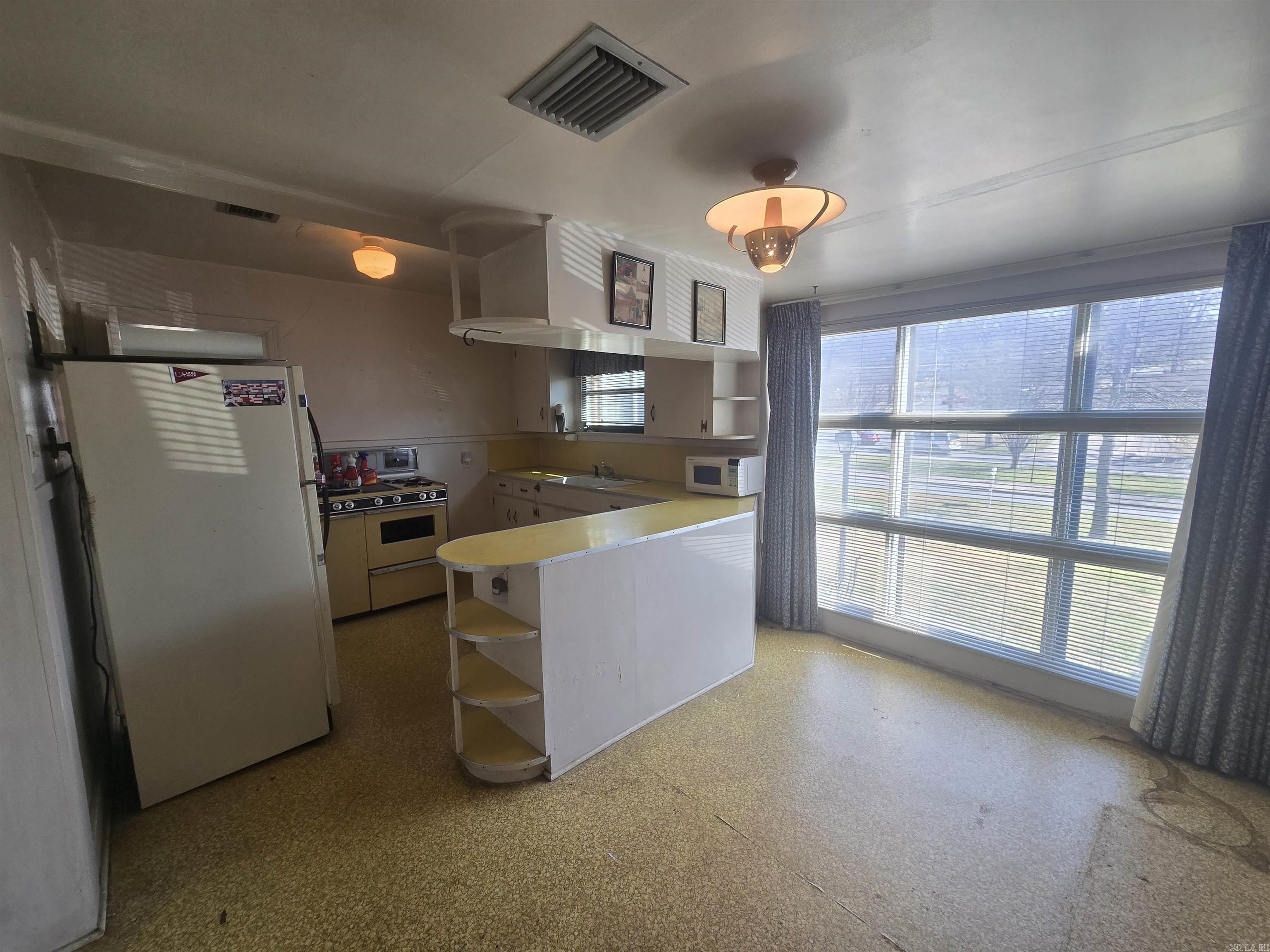 4721 Lakeshore Drive