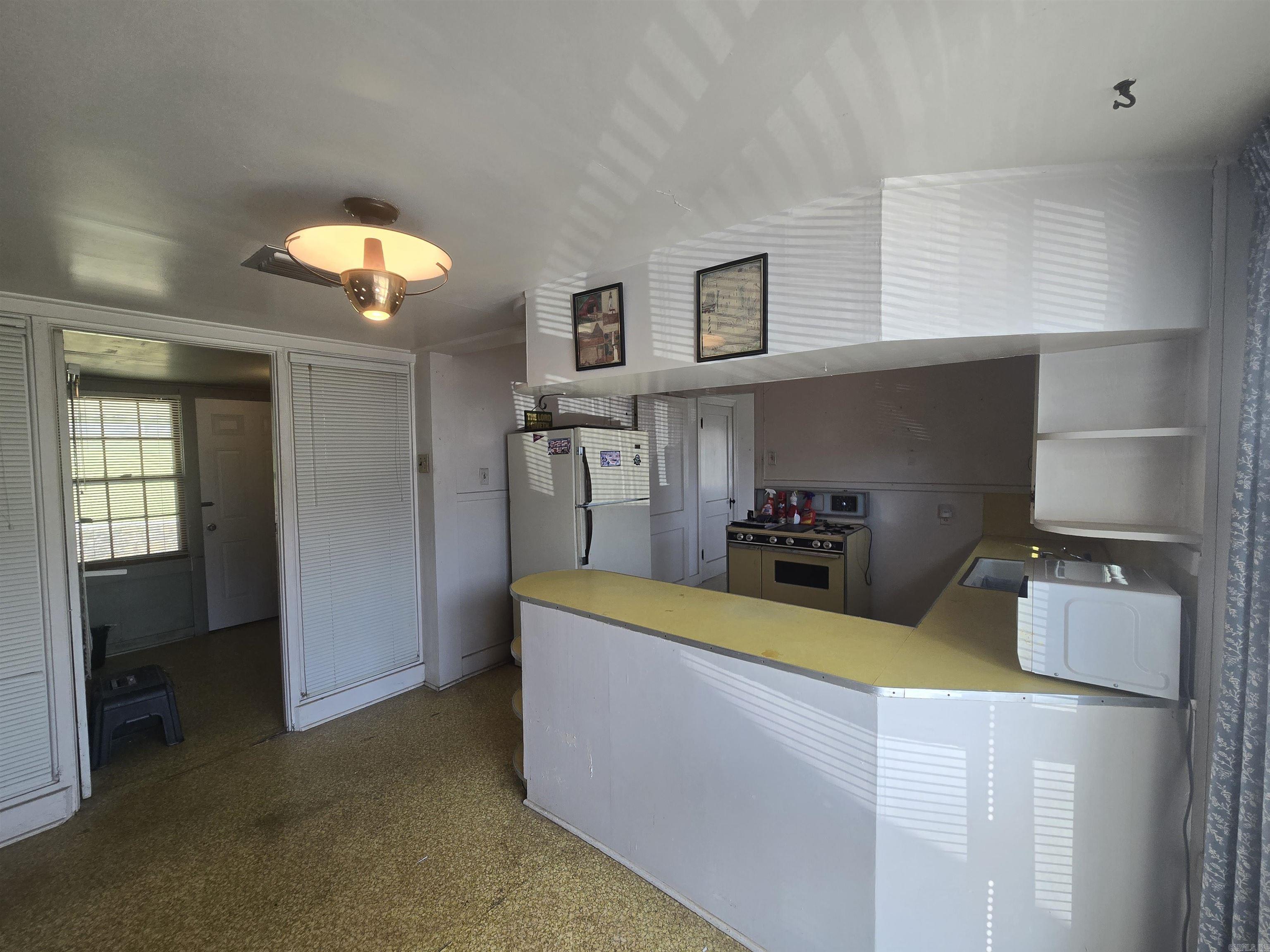 4721 Lakeshore Drive