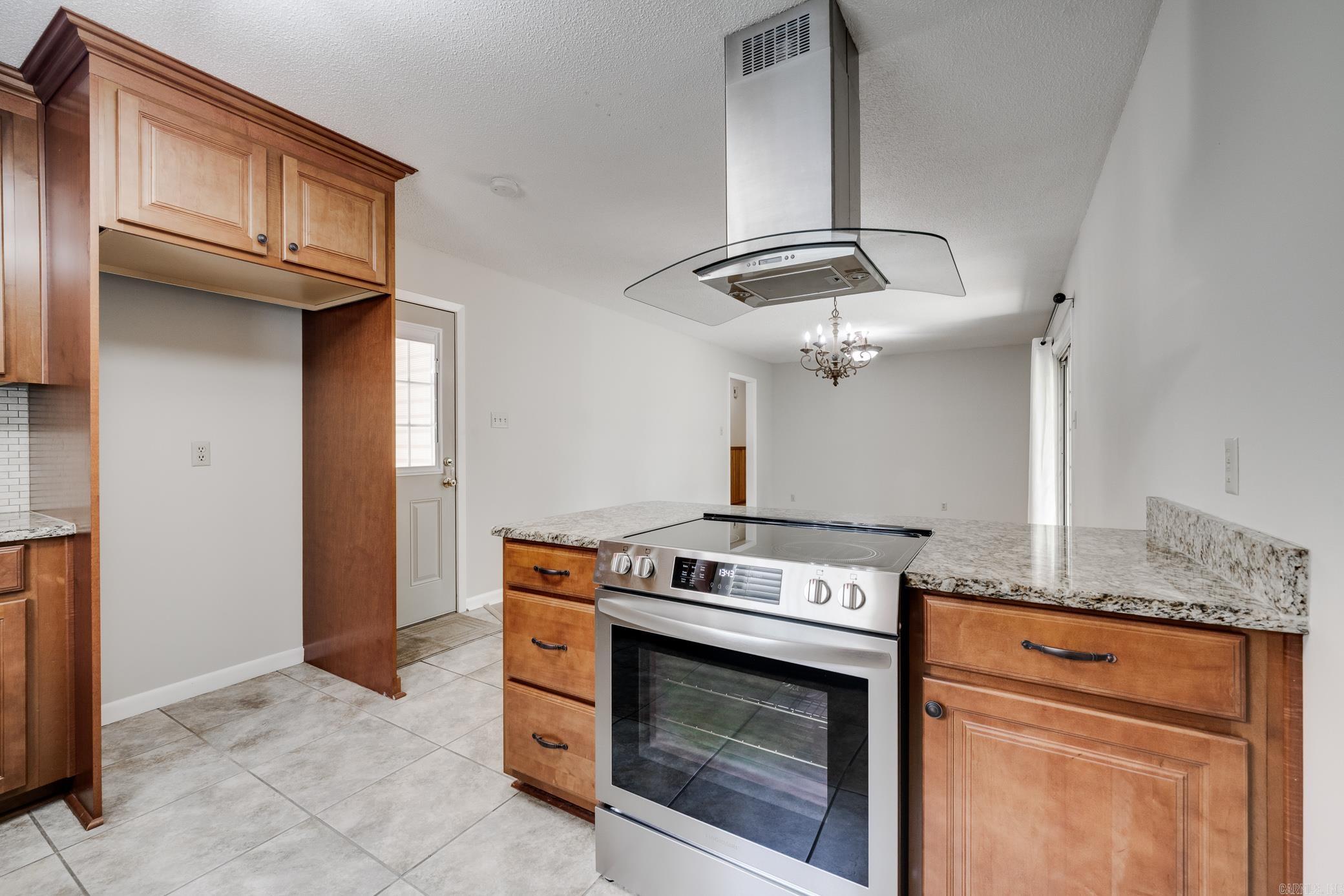 6708 Navajo Trail