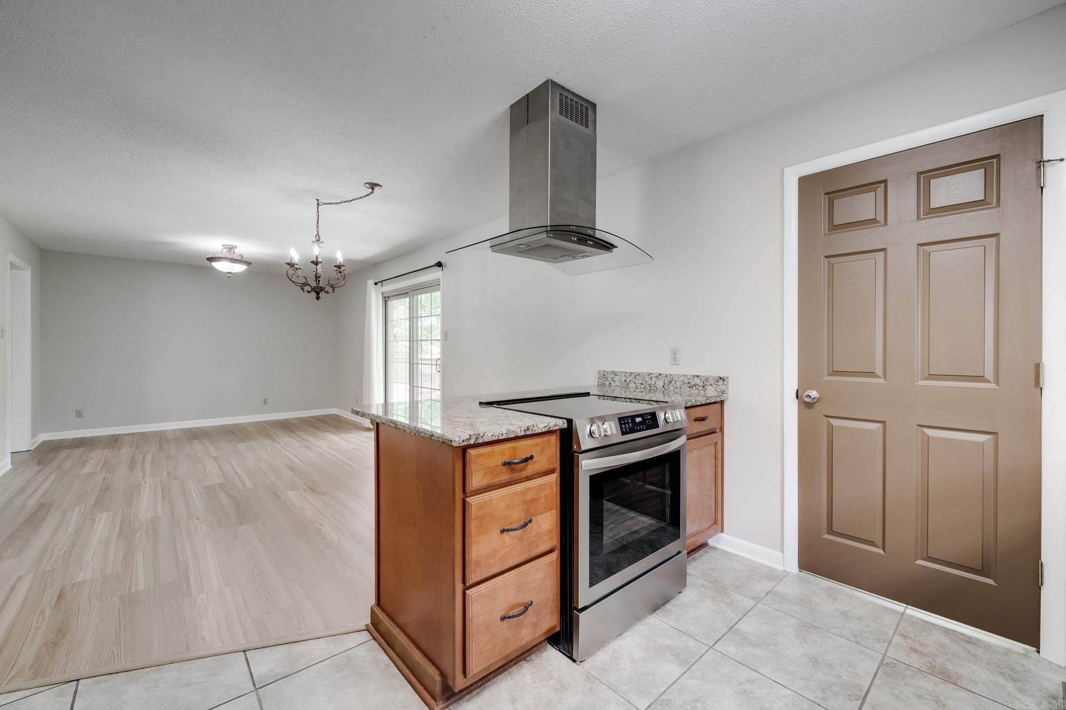 6708 Navajo Trail