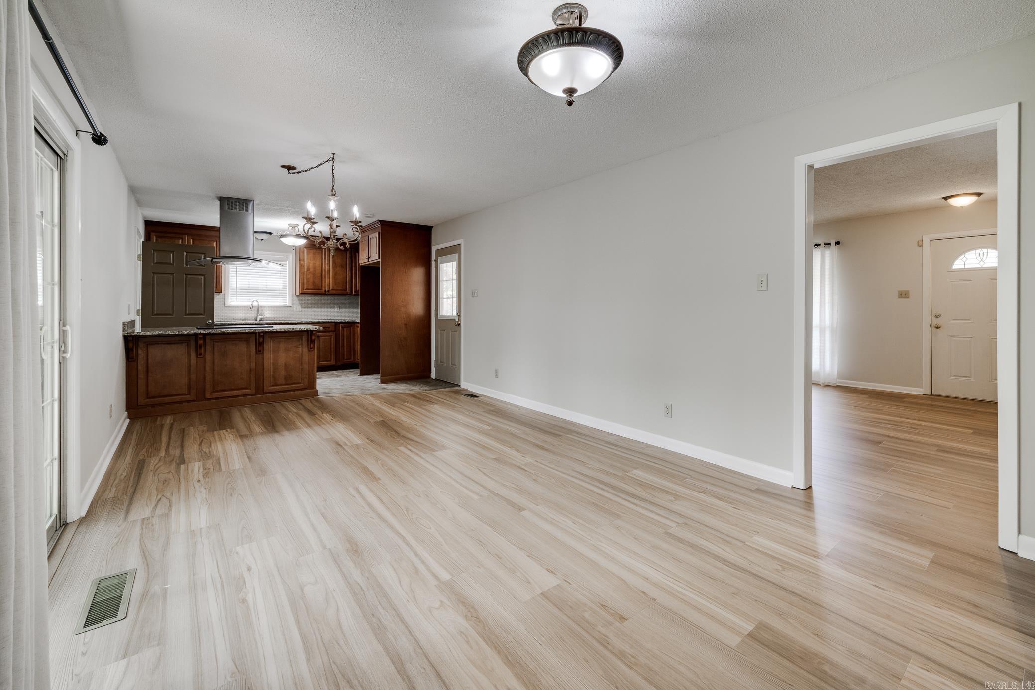 6708 Navajo Trail