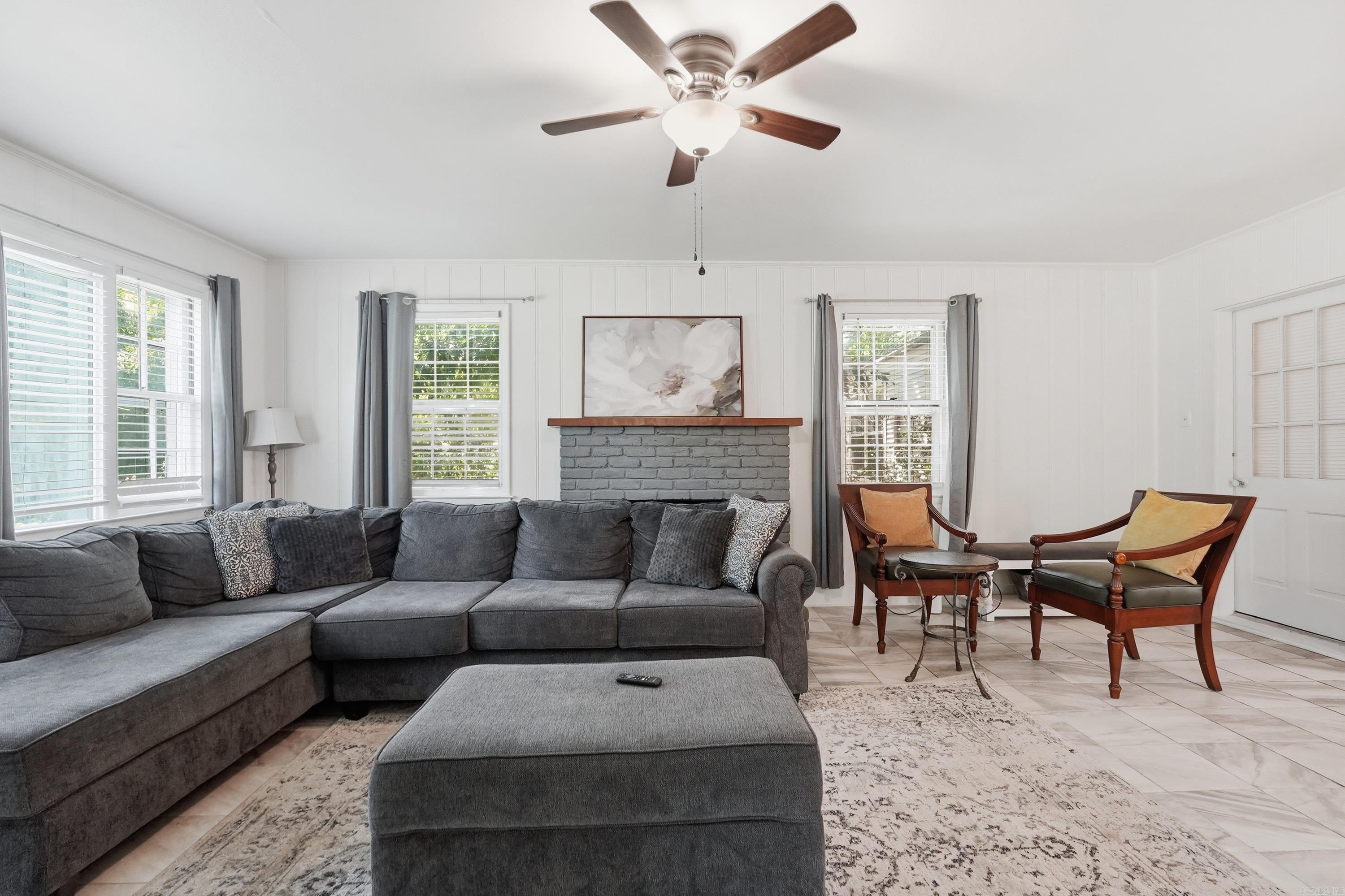6109 Cantrell
