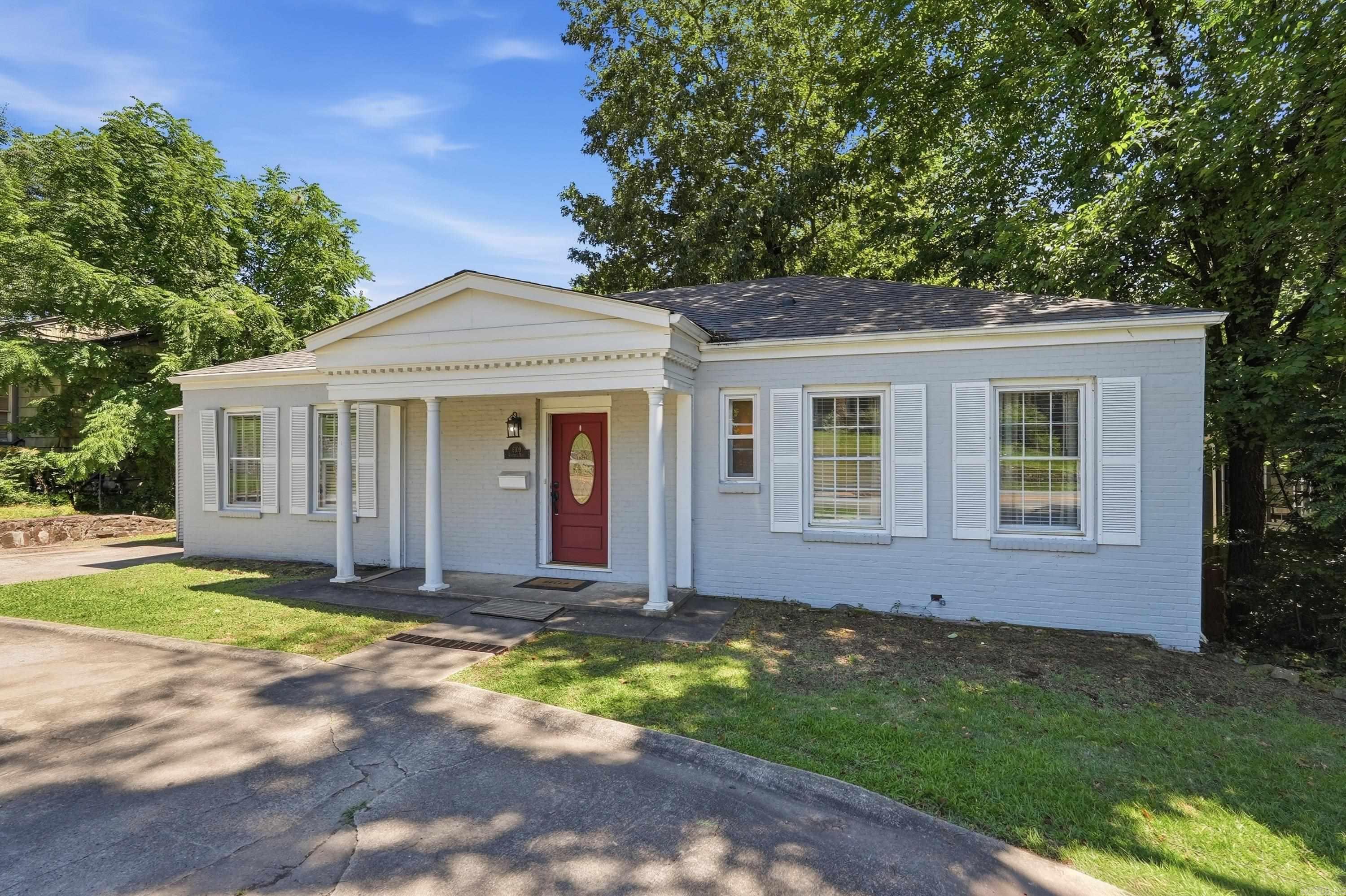 6109 Cantrell