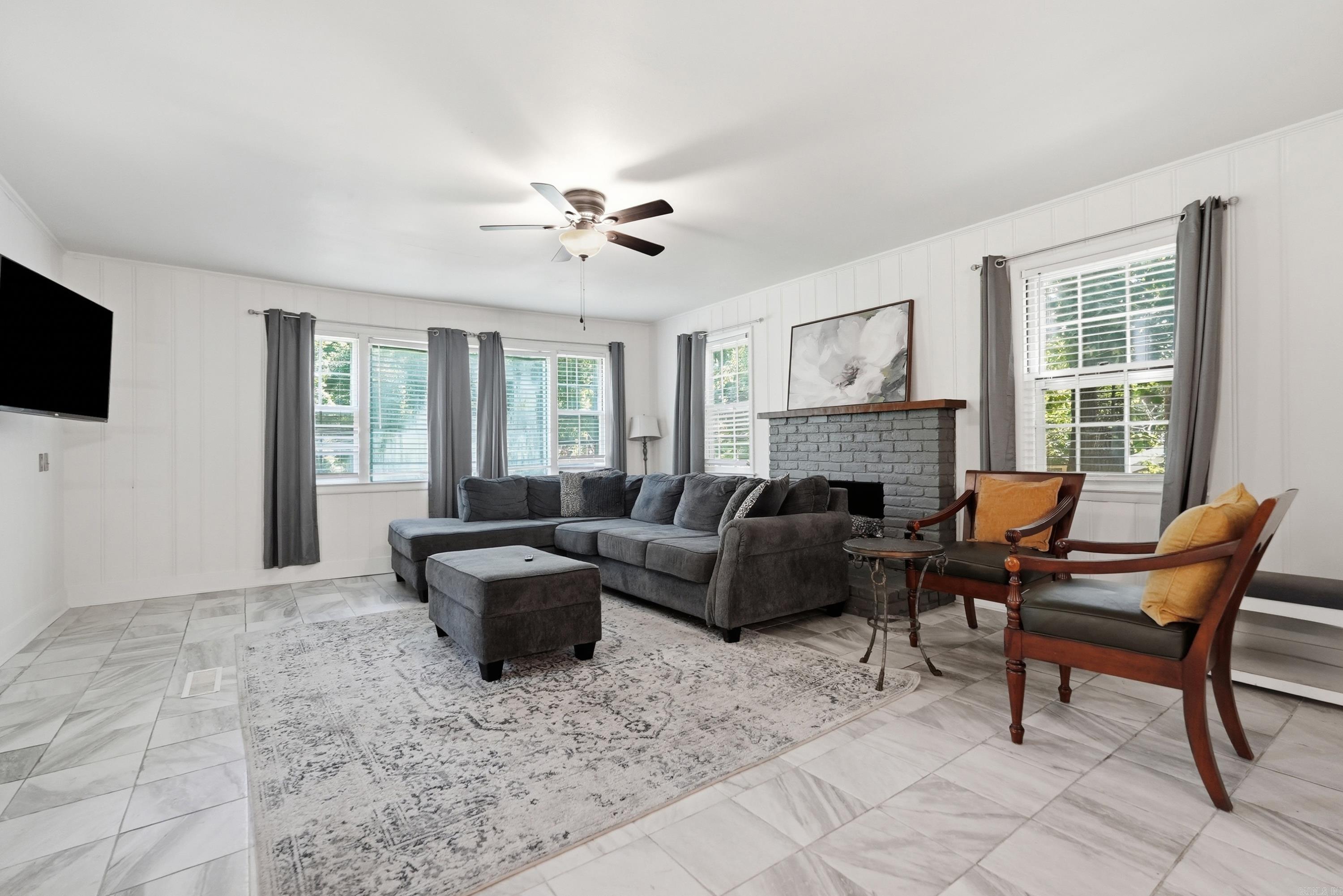 6109 Cantrell