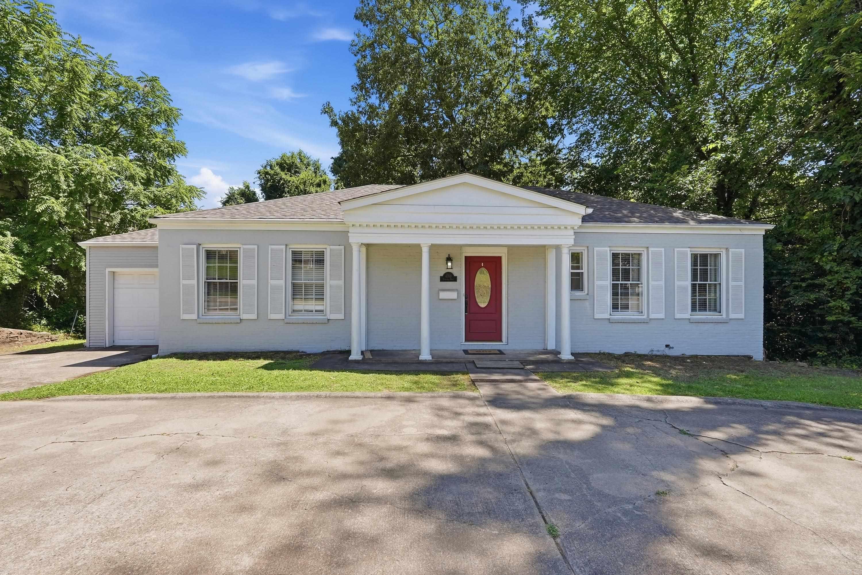 6109 Cantrell