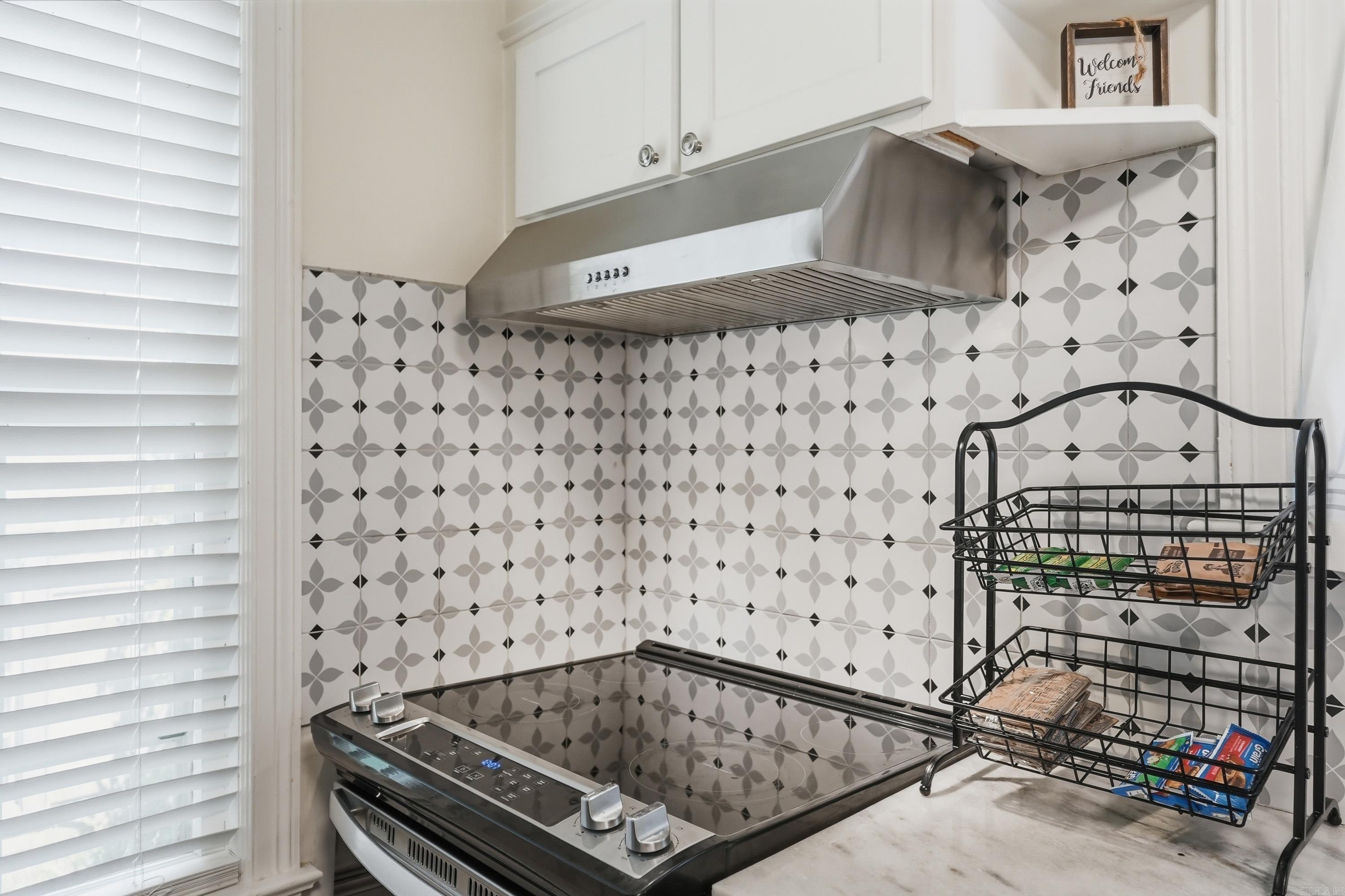 6109 Cantrell