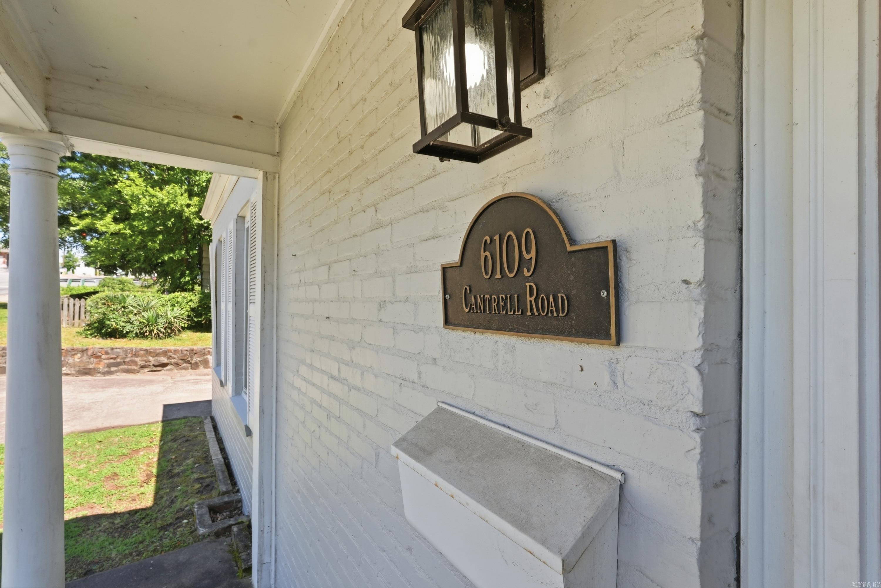 6109 Cantrell